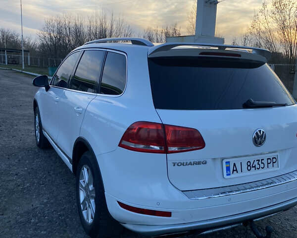 Білий Фольксваген Туарег, об'ємом двигуна 2.97 л та пробігом 259 тис. км за 17000 $, фото 5 на Automoto.ua