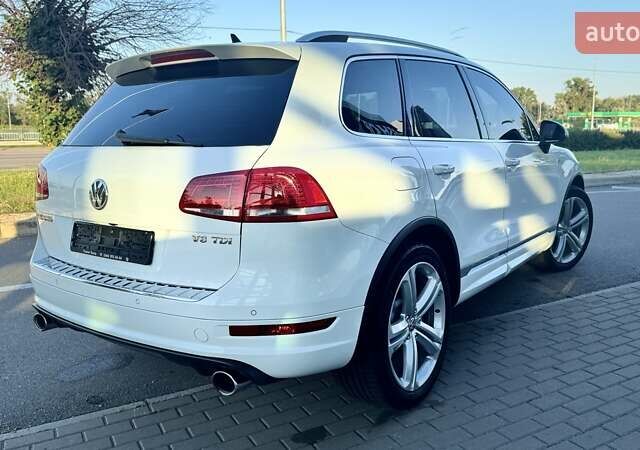 Белый Фольксваген Туарег, объемом двигателя 4.13 л и пробегом 128 тыс. км за 29000 $, фото 8 на Automoto.ua