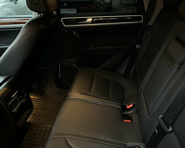 Белый Фольксваген Туарег, объемом двигателя 3 л и пробегом 215 тыс. км за 16700 $, фото 8 на Automoto.ua