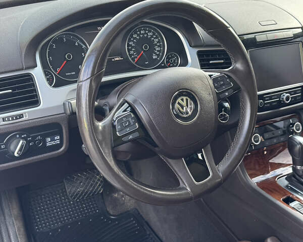 Белый Фольксваген Туарег, объемом двигателя 3 л и пробегом 175 тыс. км за 17500 $, фото 8 на Automoto.ua