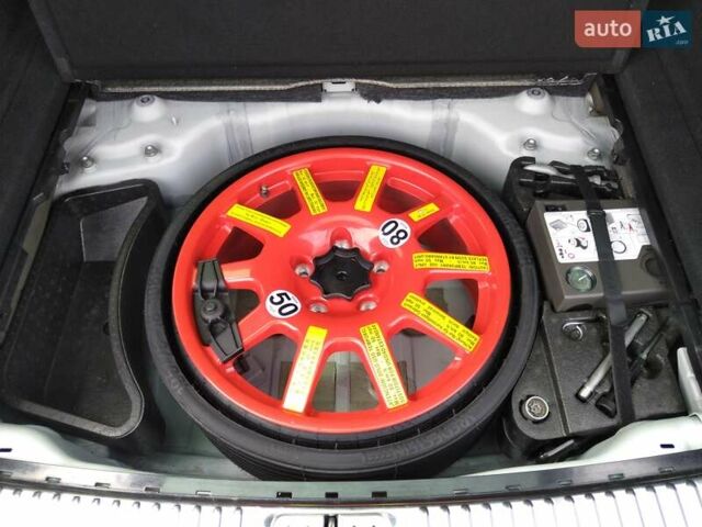 Білий Фольксваген Туарег, об'ємом двигуна 2.97 л та пробігом 183 тис. км за 17900 $, фото 12 на Automoto.ua