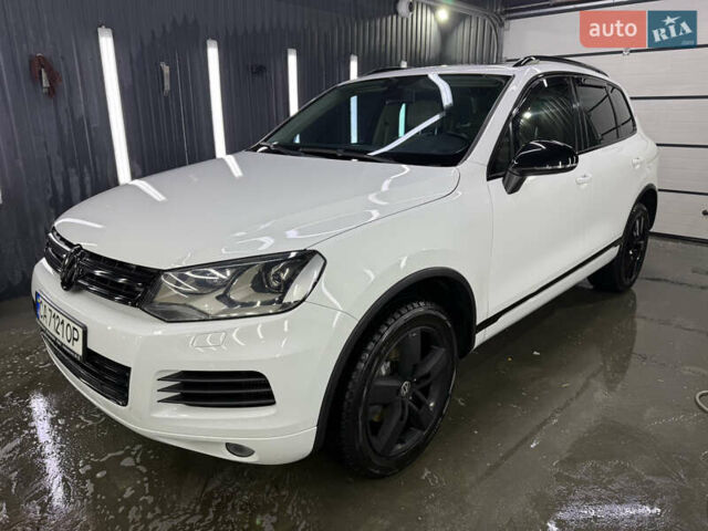 Белый Фольксваген Туарег, объемом двигателя 2.97 л и пробегом 370 тыс. км за 15499 $, фото 4 на Automoto.ua