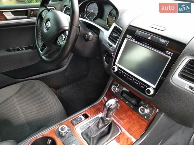 Білий Фольксваген Туарег, об'ємом двигуна 2.97 л та пробігом 183 тис. км за 17900 $, фото 7 на Automoto.ua