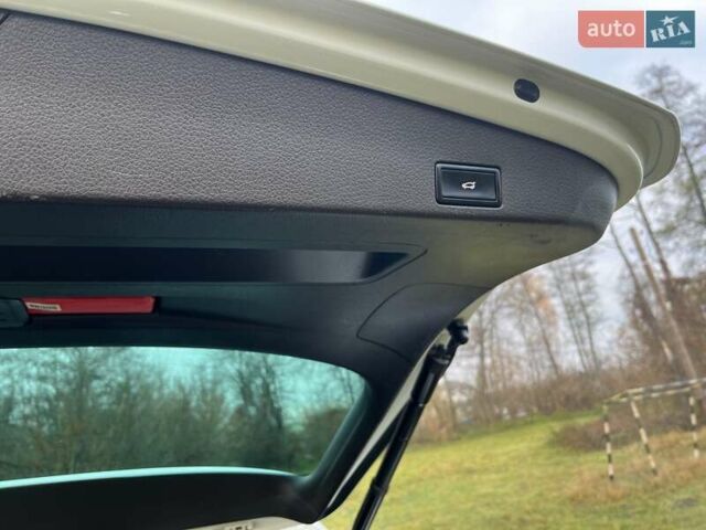 Білий Фольксваген Туарег, об'ємом двигуна 3.6 л та пробігом 272 тис. км за 17500 $, фото 19 на Automoto.ua