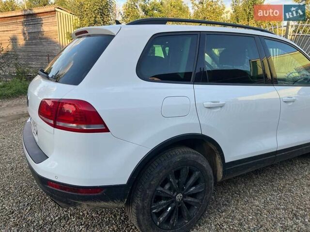 Білий Фольксваген Туарег, об'ємом двигуна 2.97 л та пробігом 337 тис. км за 18500 $, фото 12 на Automoto.ua