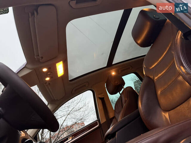 Белый Фольксваген Туарег, объемом двигателя 2.97 л и пробегом 246 тыс. км за 20800 $, фото 12 на Automoto.ua