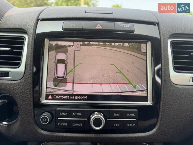 Белый Фольксваген Туарег, объемом двигателя 2.97 л и пробегом 177 тыс. км за 22333 $, фото 6 на Automoto.ua