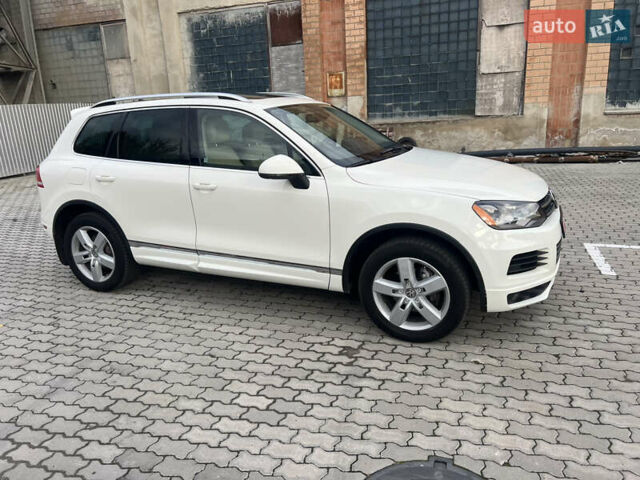 Белый Фольксваген Туарег, объемом двигателя 0 л и пробегом 150 тыс. км за 22500 $, фото 4 на Automoto.ua