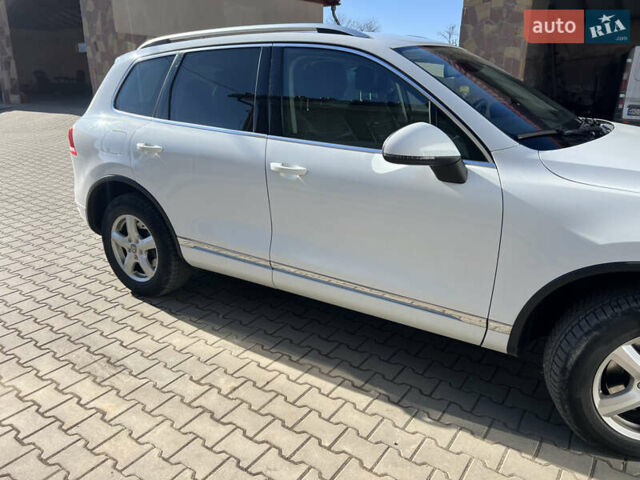 Білий Фольксваген Туарег, об'ємом двигуна 2.97 л та пробігом 248 тис. км за 20500 $, фото 6 на Automoto.ua