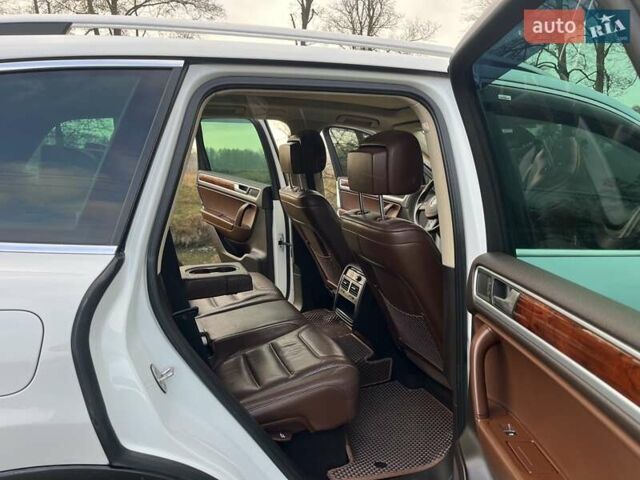 Білий Фольксваген Туарег, об'ємом двигуна 3.6 л та пробігом 272 тис. км за 17500 $, фото 7 на Automoto.ua