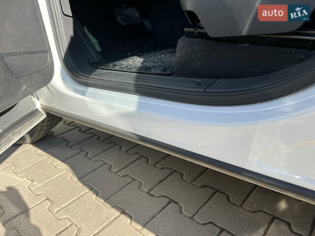 Білий Фольксваген Туарег, об'ємом двигуна 2.97 л та пробігом 248 тис. км за 20500 $, фото 10 на Automoto.ua
