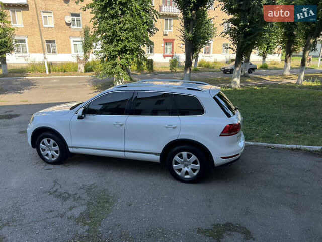 Белый Фольксваген Туарег, объемом двигателя 2.97 л и пробегом 258 тыс. км за 17300 $, фото 24 на Automoto.ua