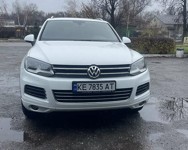 Білий Фольксваген Туарег, об'ємом двигуна 2.97 л та пробігом 130 тис. км за 21300 $, фото 1 на Automoto.ua
