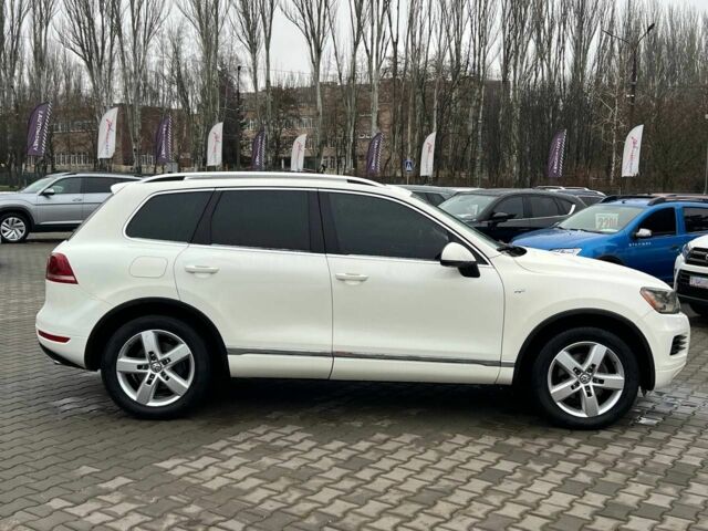 Белый Фольксваген Туарег, объемом двигателя 3 л и пробегом 228 тыс. км за 17500 $, фото 7 на Automoto.ua