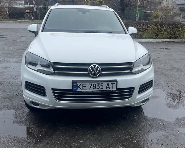 Білий Фольксваген Туарег, об'ємом двигуна 2.97 л та пробігом 130 тис. км за 21300 $, фото 2 на Automoto.ua