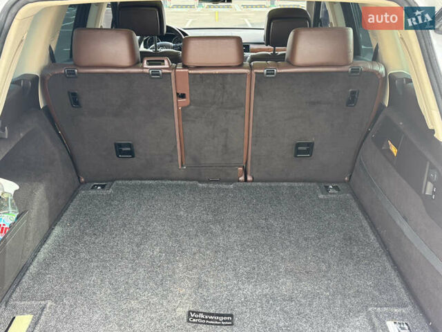 Белый Фольксваген Туарег, объемом двигателя 3 л и пробегом 175 тыс. км за 17500 $, фото 13 на Automoto.ua