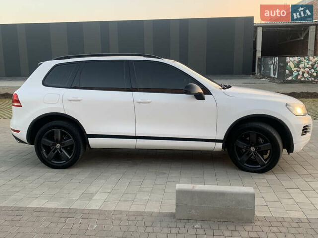 Белый Фольксваген Туарег, объемом двигателя 3 л и пробегом 330 тыс. км за 22000 $, фото 5 на Automoto.ua