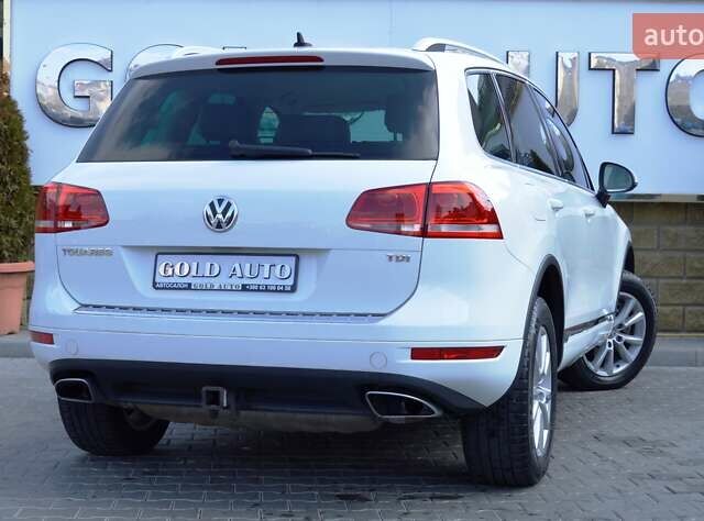 Белый Фольксваген Туарег, объемом двигателя 2.97 л и пробегом 272 тыс. км за 17500 $, фото 12 на Automoto.ua