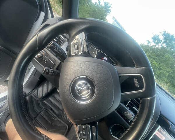 Белый Фольксваген Туарег, объемом двигателя 2.97 л и пробегом 242 тыс. км за 19999 $, фото 24 на Automoto.ua