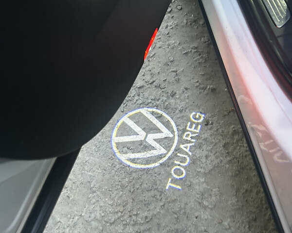 Белый Фольксваген Туарег, объемом двигателя 2.97 л и пробегом 245 тыс. км за 20000 $, фото 18 на Automoto.ua