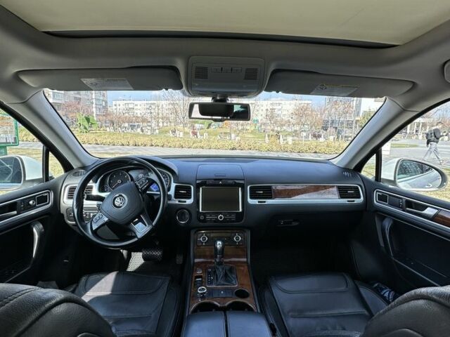 Белый Фольксваген Туарег, объемом двигателя 0 л и пробегом 320 тыс. км за 16500 $, фото 5 на Automoto.ua