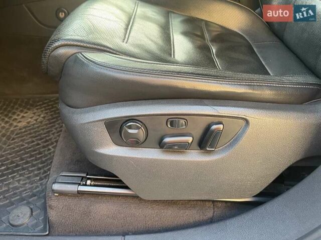 Белый Фольксваген Туарег, объемом двигателя 2.97 л и пробегом 244 тыс. км за 17000 $, фото 15 на Automoto.ua