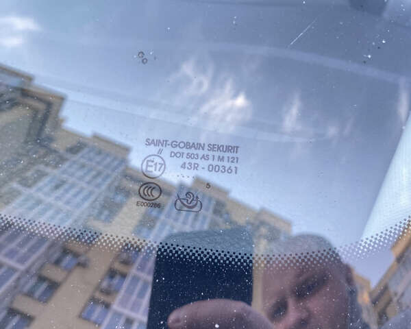 Белый Фольксваген Туарег, объемом двигателя 2.97 л и пробегом 337 тыс. км за 17900 $, фото 29 на Automoto.ua