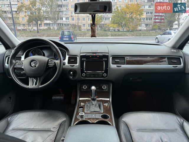 Белый Фольксваген Туарег, объемом двигателя 2.97 л и пробегом 209 тыс. км за 20500 $, фото 16 на Automoto.ua