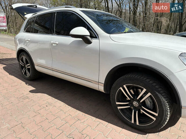 Белый Фольксваген Туарег, объемом двигателя 3 л и пробегом 148 тыс. км за 13000 $, фото 33 на Automoto.ua