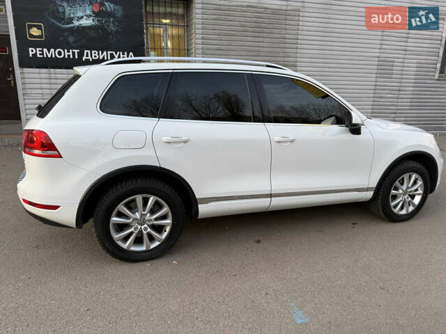 Білий Фольксваген Туарег, об'ємом двигуна 2.97 л та пробігом 231 тис. км за 17999 $, фото 13 на Automoto.ua