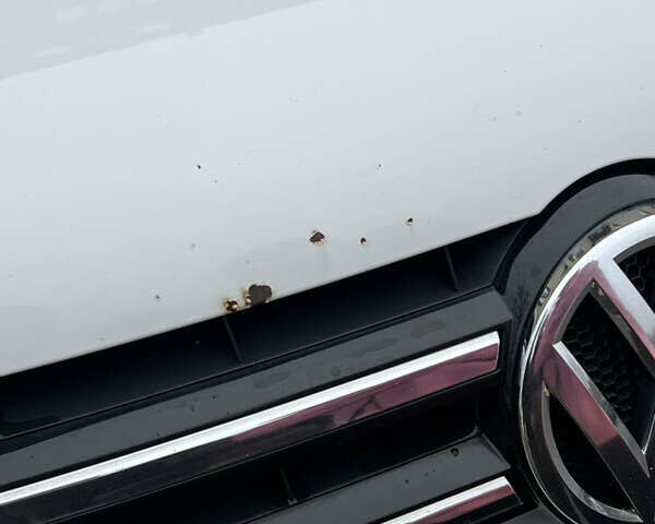 Белый Фольксваген Туарег, объемом двигателя 3 л и пробегом 215 тыс. км за 16700 $, фото 15 на Automoto.ua