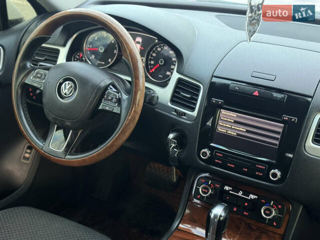 Білий Фольксваген Туарег, об'ємом двигуна 2.97 л та пробігом 226 тис. км за 12950 $, фото 44 на Automoto.ua