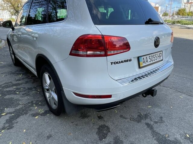 Белый Фольксваген Туарег, объемом двигателя 3 л и пробегом 152 тыс. км за 19500 $, фото 7 на Automoto.ua