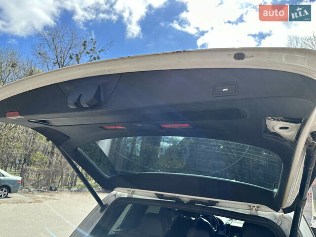 Белый Фольксваген Туарег, объемом двигателя 3 л и пробегом 148 тыс. км за 13000 $, фото 24 на Automoto.ua