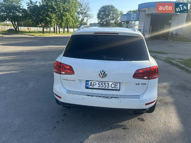 Белый Фольксваген Туарег, объемом двигателя 2.97 л и пробегом 245 тыс. км за 20000 $, фото 3 на Automoto.ua