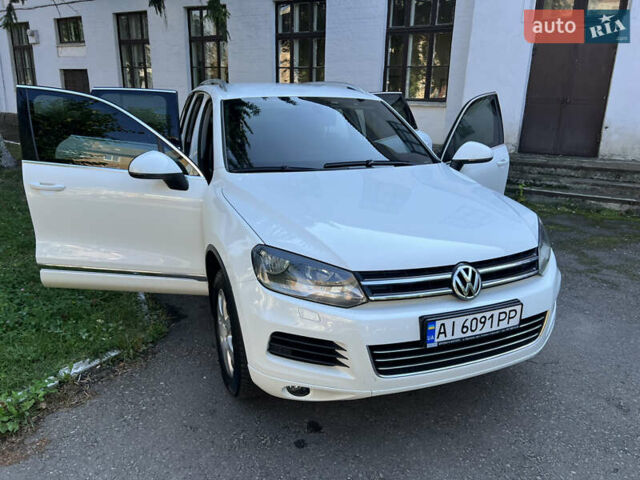 Белый Фольксваген Туарег, объемом двигателя 2.97 л и пробегом 258 тыс. км за 17300 $, фото 3 на Automoto.ua