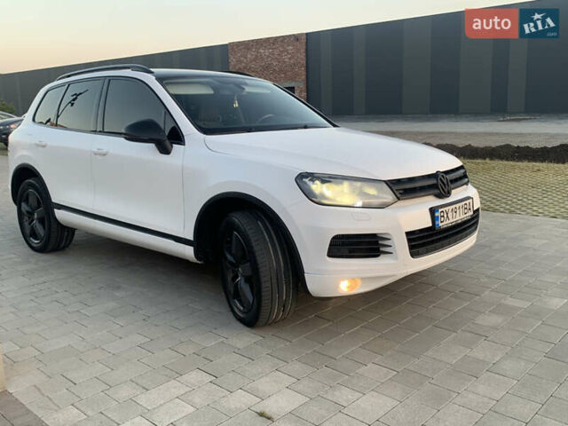 Белый Фольксваген Туарег, объемом двигателя 3 л и пробегом 330 тыс. км за 22000 $, фото 4 на Automoto.ua