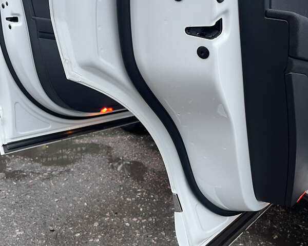 Білий Фольксваген Туарег, об'ємом двигуна 2.97 л та пробігом 130 тис. км за 21300 $, фото 40 на Automoto.ua