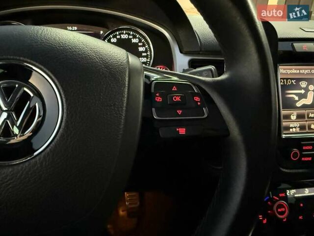 Белый Фольксваген Туарег, объемом двигателя 2.97 л и пробегом 270 тыс. км за 20990 $, фото 24 на Automoto.ua