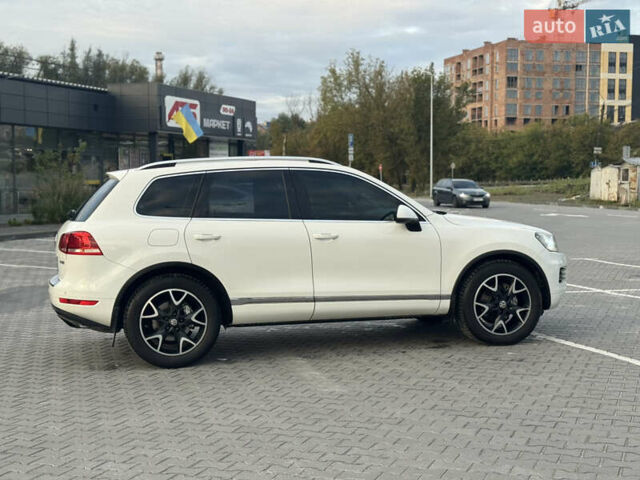 Білий Фольксваген Туарег, об'ємом двигуна 2.97 л та пробігом 226 тис. км за 12950 $, фото 48 на Automoto.ua