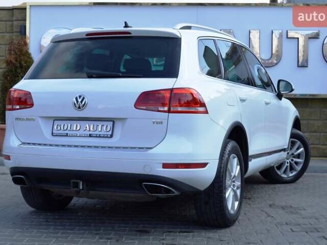 Белый Фольксваген Туарег, объемом двигателя 2.97 л и пробегом 272 тыс. км за 17500 $, фото 13 на Automoto.ua