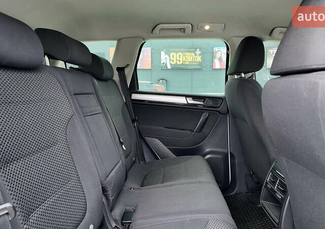 Белый Фольксваген Туарег, объемом двигателя 2.97 л и пробегом 238 тыс. км за 20990 $, фото 12 на Automoto.ua