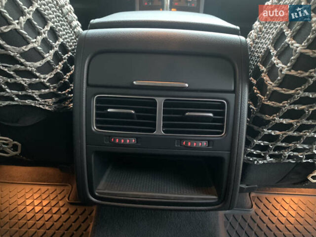 Белый Фольксваген Туарег, объемом двигателя 3 л и пробегом 330 тыс. км за 22000 $, фото 18 на Automoto.ua