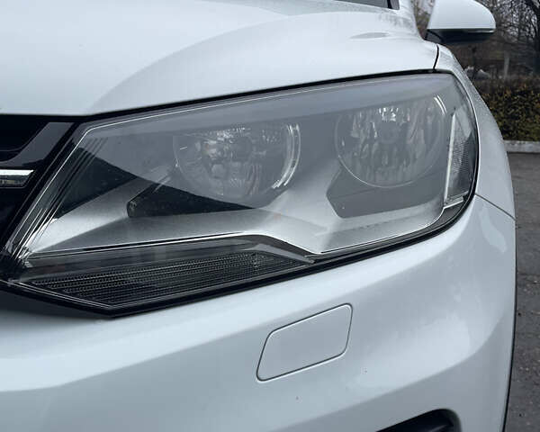 Білий Фольксваген Туарег, об'ємом двигуна 2.97 л та пробігом 130 тис. км за 21300 $, фото 16 на Automoto.ua