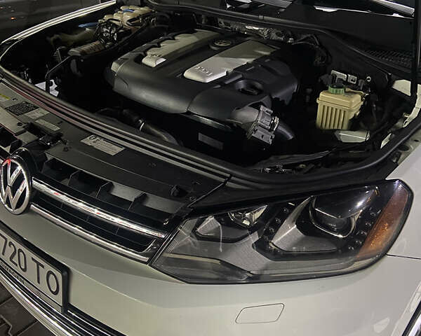 Белый Фольксваген Туарег, объемом двигателя 2.97 л и пробегом 225 тыс. км за 17900 $, фото 15 на Automoto.ua