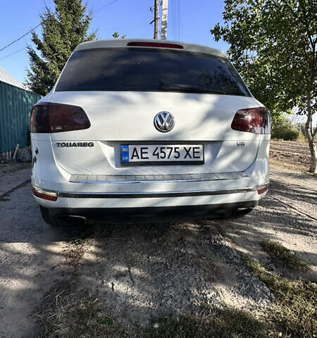 Белый Фольксваген Туарег, объемом двигателя 3 л и пробегом 148 тыс. км за 13000 $, фото 6 на Automoto.ua