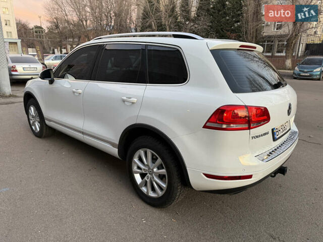 Білий Фольксваген Туарег, об'ємом двигуна 2.97 л та пробігом 231 тис. км за 17999 $, фото 16 на Automoto.ua