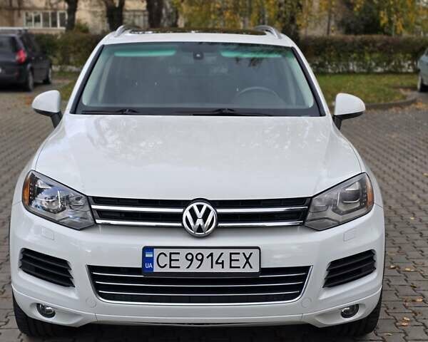 Белый Фольксваген Туарег, объемом двигателя 2.97 л и пробегом 290 тыс. км за 17500 $, фото 2 на Automoto.ua