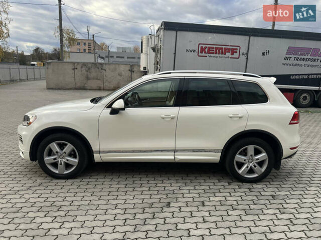Белый Фольксваген Туарег, объемом двигателя 0 л и пробегом 150 тыс. км за 22500 $, фото 8 на Automoto.ua
