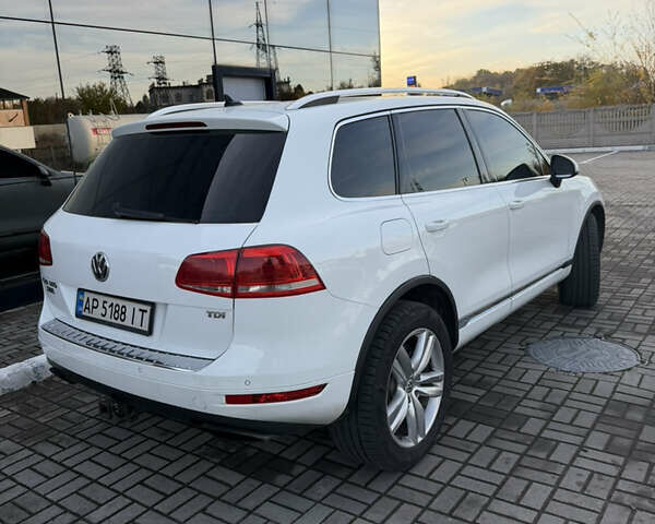 Білий Фольксваген Туарег, об'ємом двигуна 2.97 л та пробігом 265 тис. км за 17500 $, фото 8 на Automoto.ua